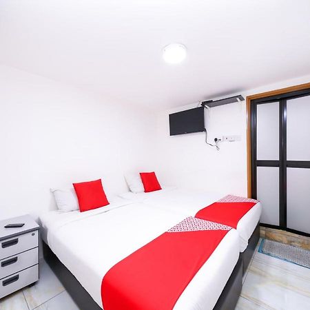 Oyo 334 Everest Hotel Куала Лумпур Екстериор снимка